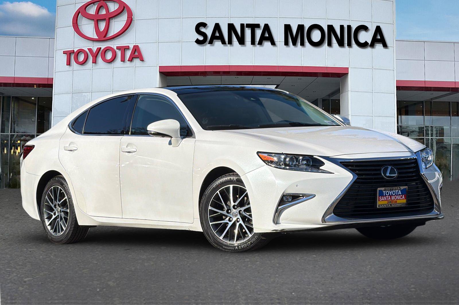 Used 2017 Lexus ES 350 FWD image 2