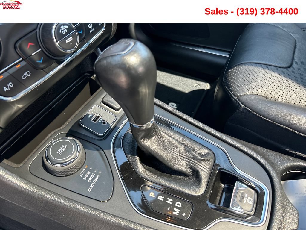 Used 2021 Jeep Cherokee Limited w/ Elite Package AWD/4WD image 20