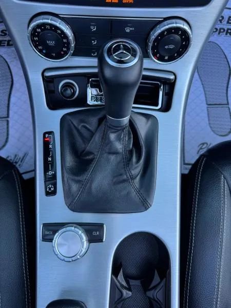 Used 2014 Mercedes-Benz SLK 250 image 34