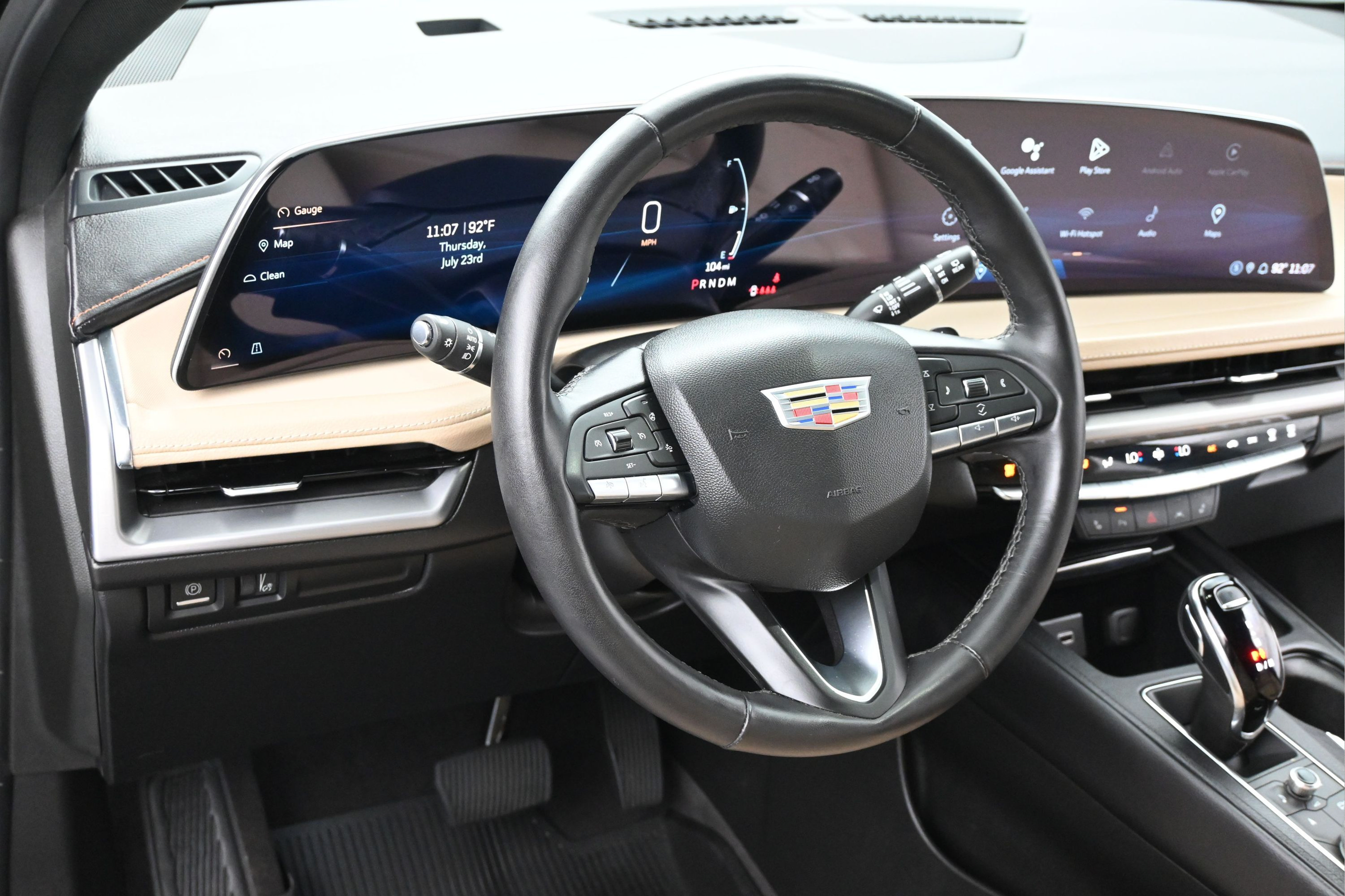 Used 2024 Cadillac XT4 Luxury w/ Cold Weather Package FWD image 13