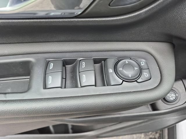 Used 2023 GMC Terrain SLT AWD/4WD image 15