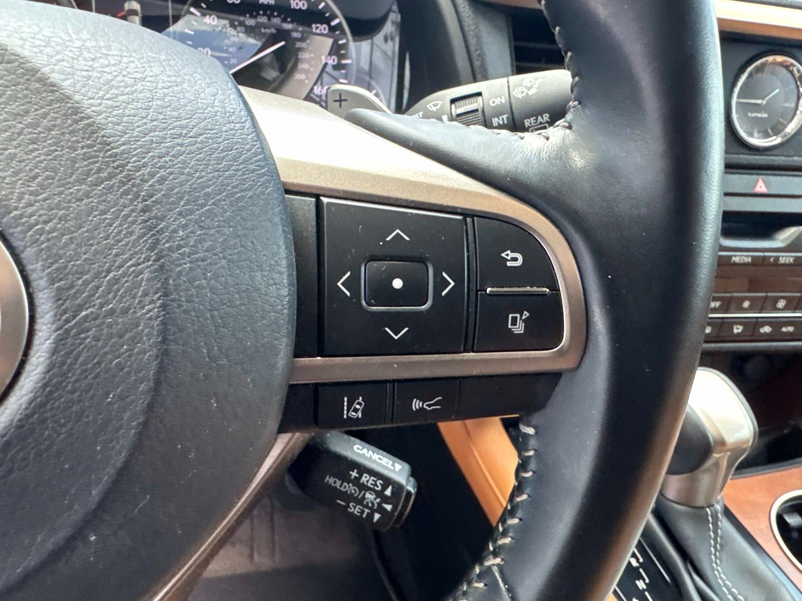 Certified 2022 Lexus RX 450hL AWD w/ Premium Package image 31