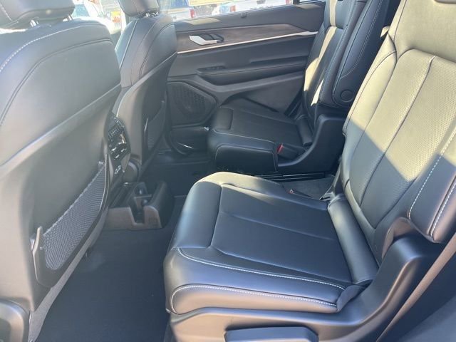 New 2025 Jeep Grand Cherokee L Limited w/ Luxury Tech Group II image 10