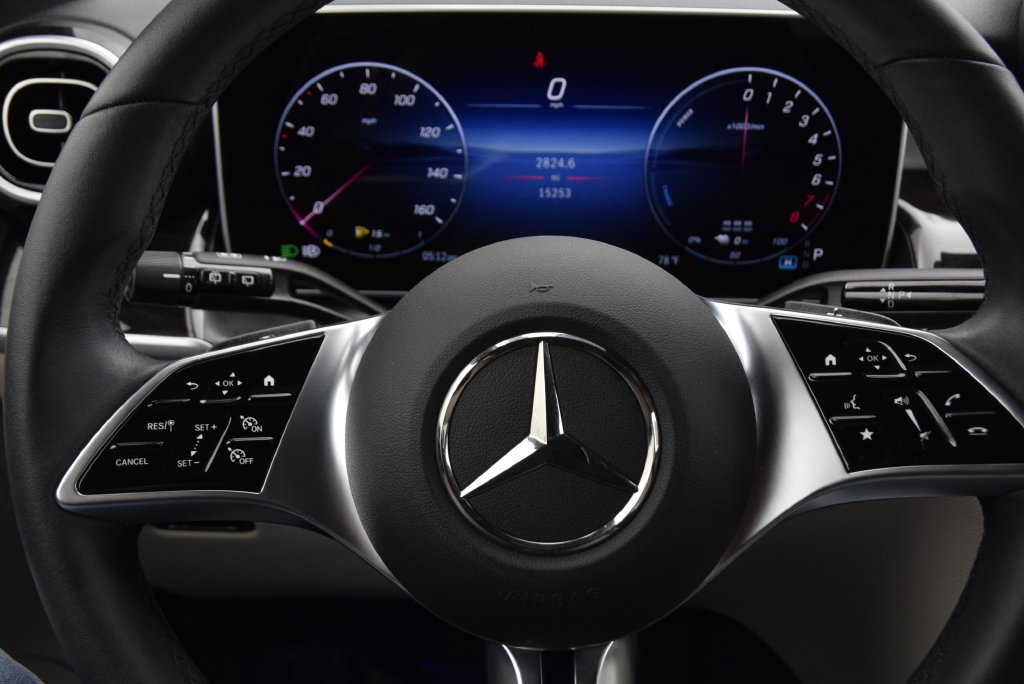 Certified 2025 Mercedes-Benz GLC 350e 4MATIC image 22
