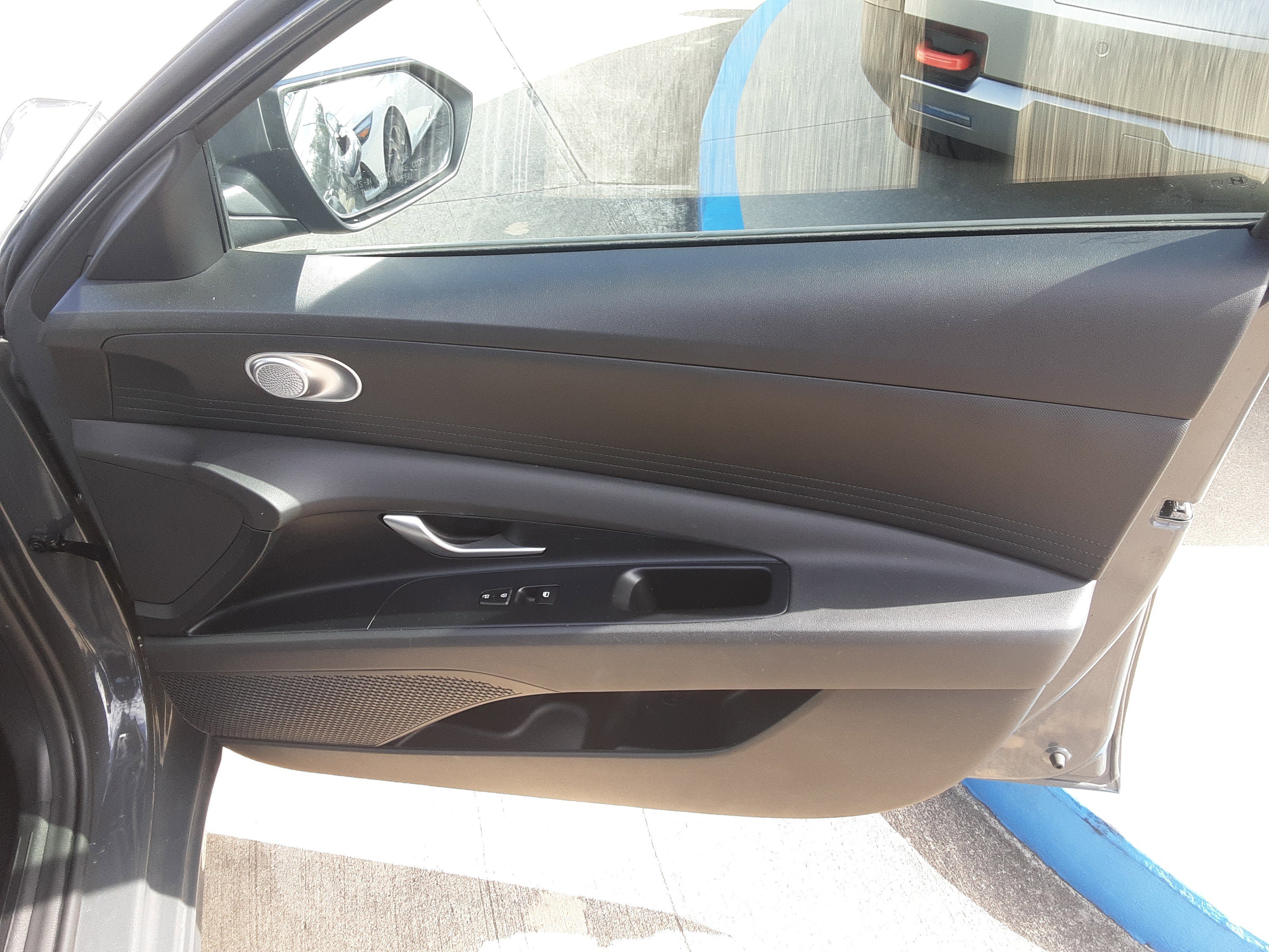 Used 2024 Hyundai Elantra SEL image 16