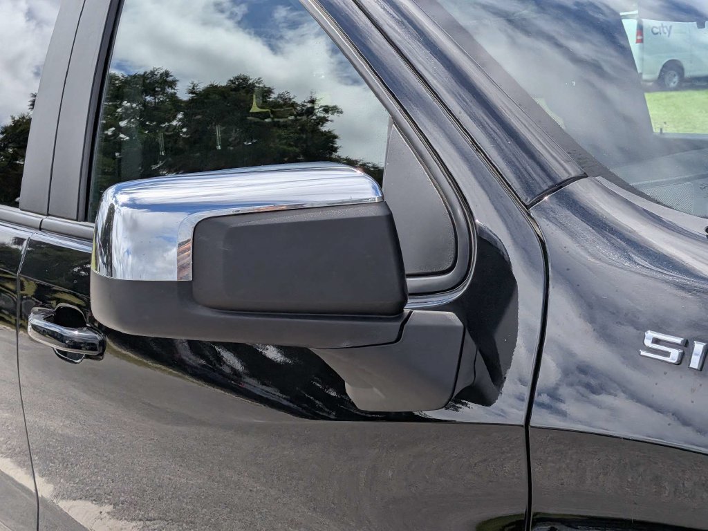 Used 2025 Chevrolet Silverado 1500 LT RWD image 10
