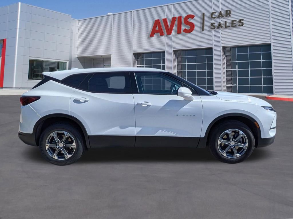 Used 2025 Chevrolet Blazer LT AWD/4WD image 5
