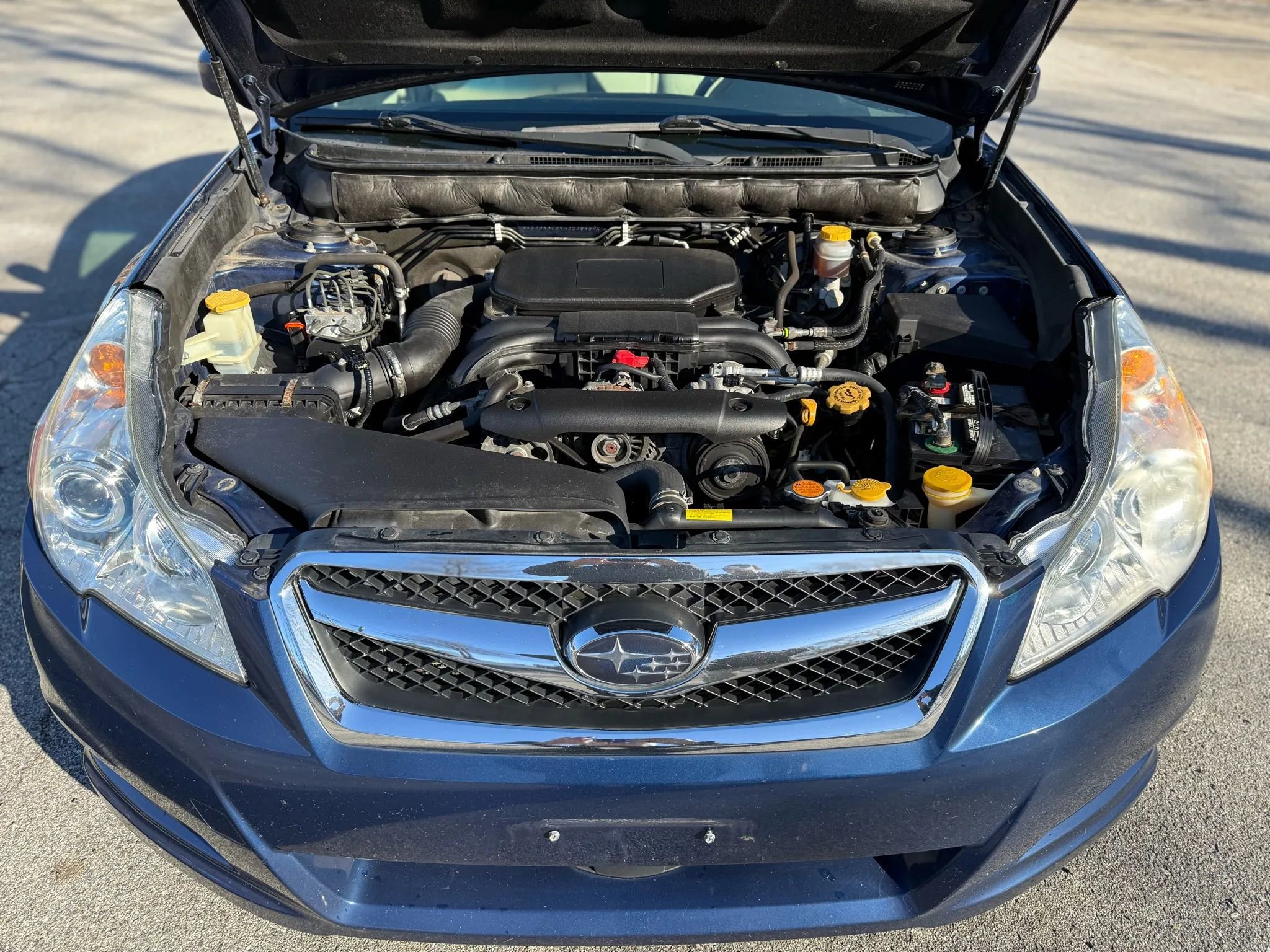 Used 2010 Subaru Legacy 2.5i Premium image 12