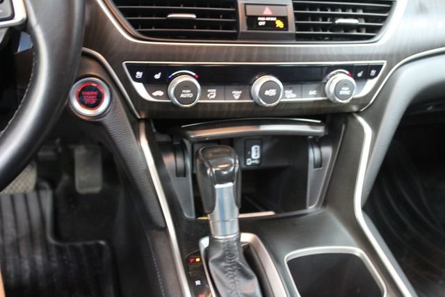Used 2018 Honda Accord Touring image 19