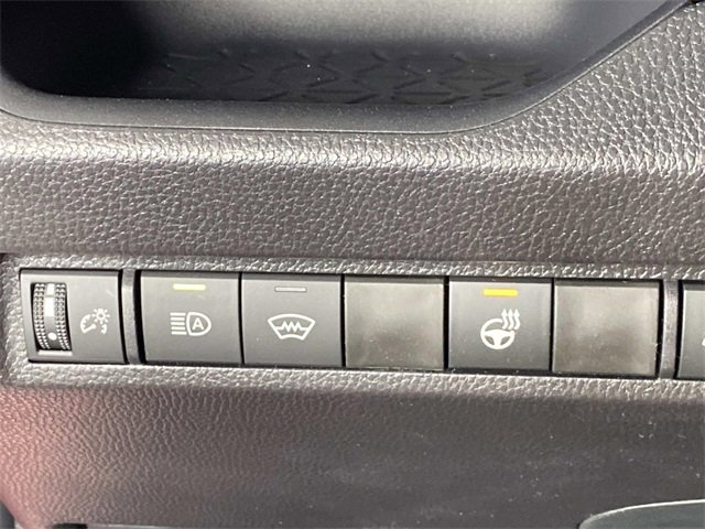 Used 2025 Toyota RAV4 XLE image 21