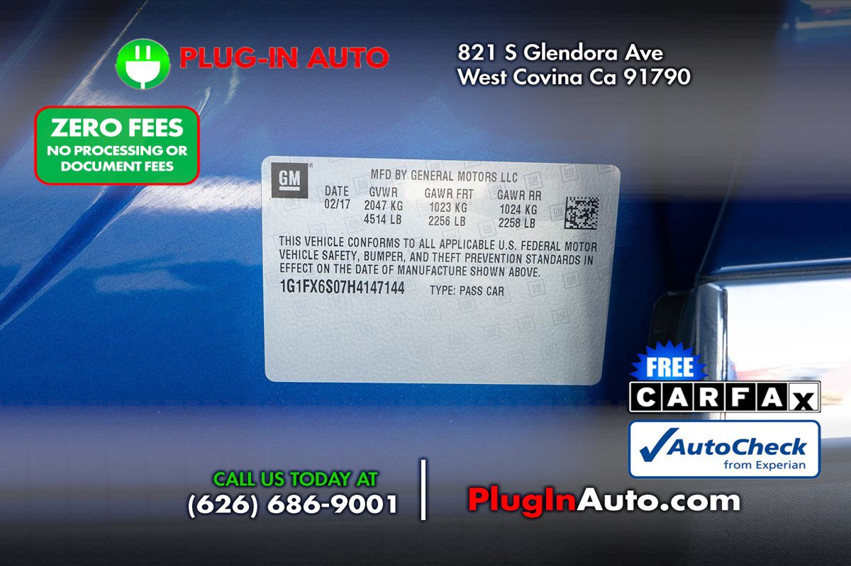 Used 2017 Chevrolet Bolt Premier w/ Driver Confidence II Package FWD image 8