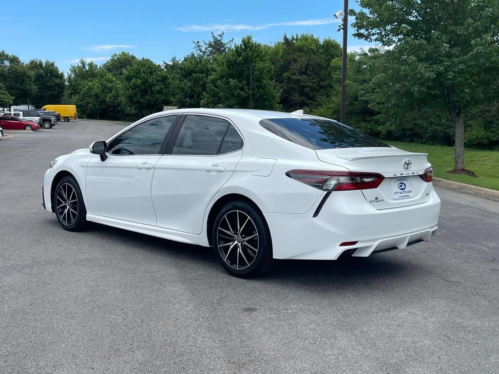Used 2024 Toyota Camry SE FWD image 6
