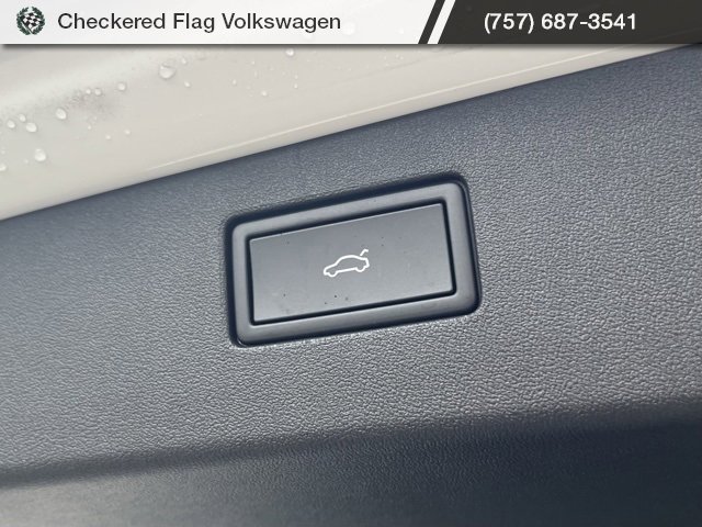 New 2025 Volkswagen Tiguan SE image 20