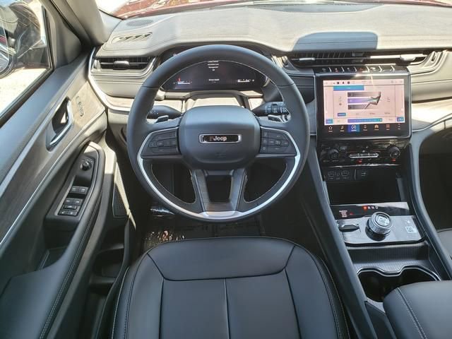 New 2024 Jeep Grand Cherokee L Limited w/ Black Appearance Package image 17