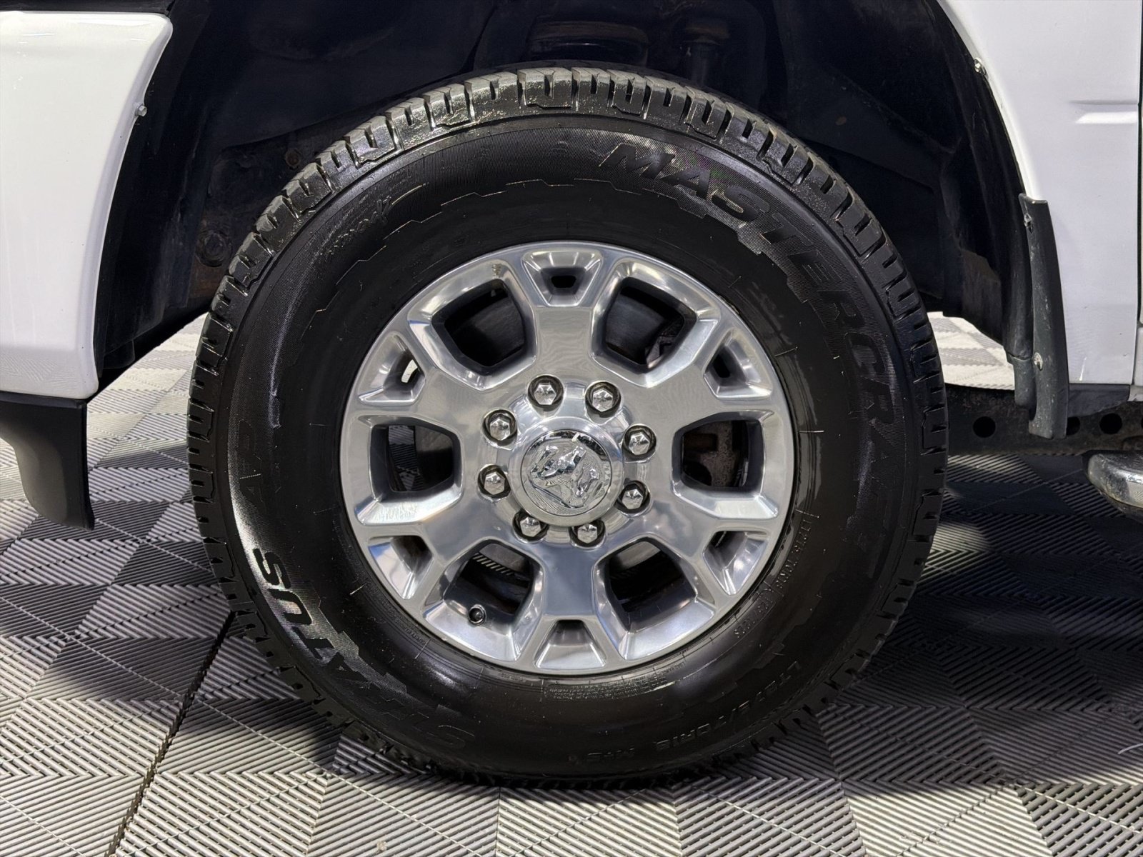 Used 2024 RAM 2500 Laramie AWD/4WD image 16
