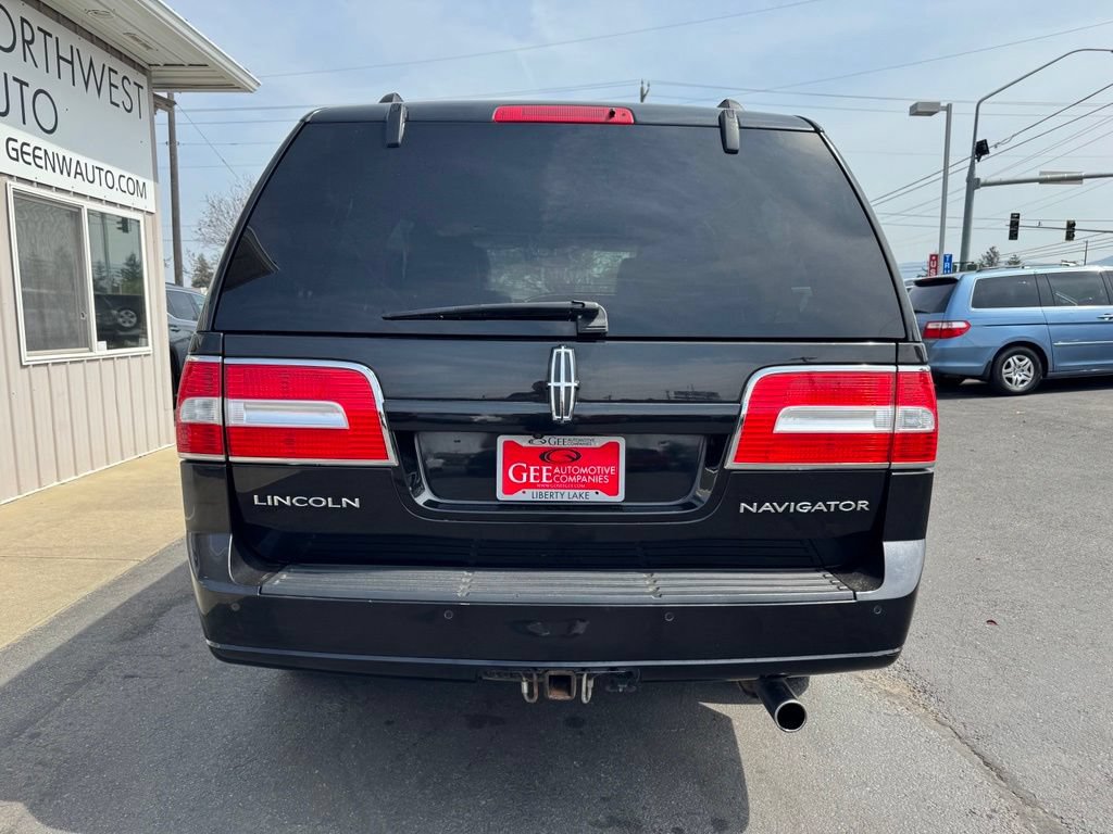 Used 2010 Lincoln Navigator 4WD image 4