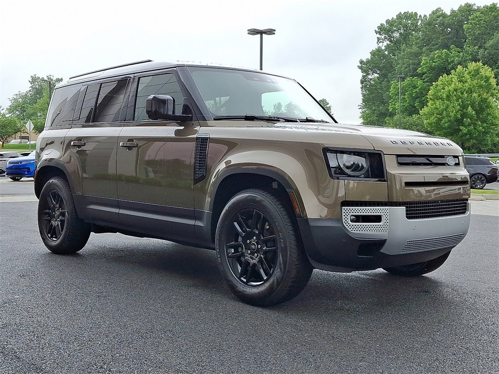 New 2025 Land Rover Defender 110 S image 4