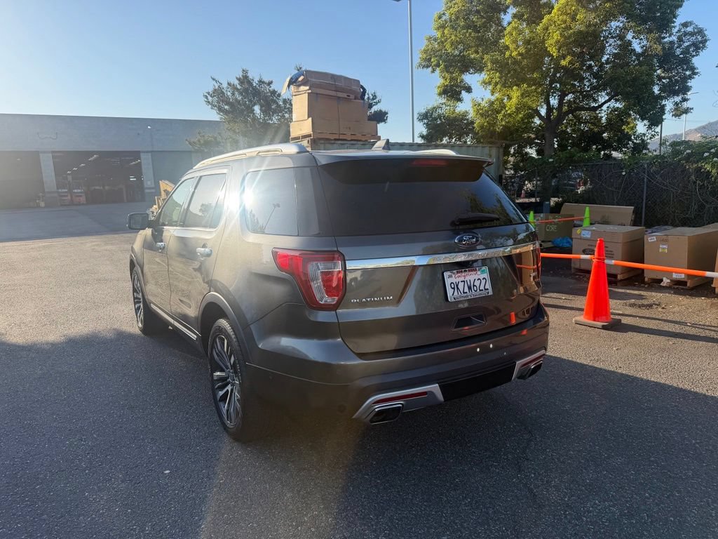 Used 2017 Ford Explorer Platinum AWD/4WD image 4