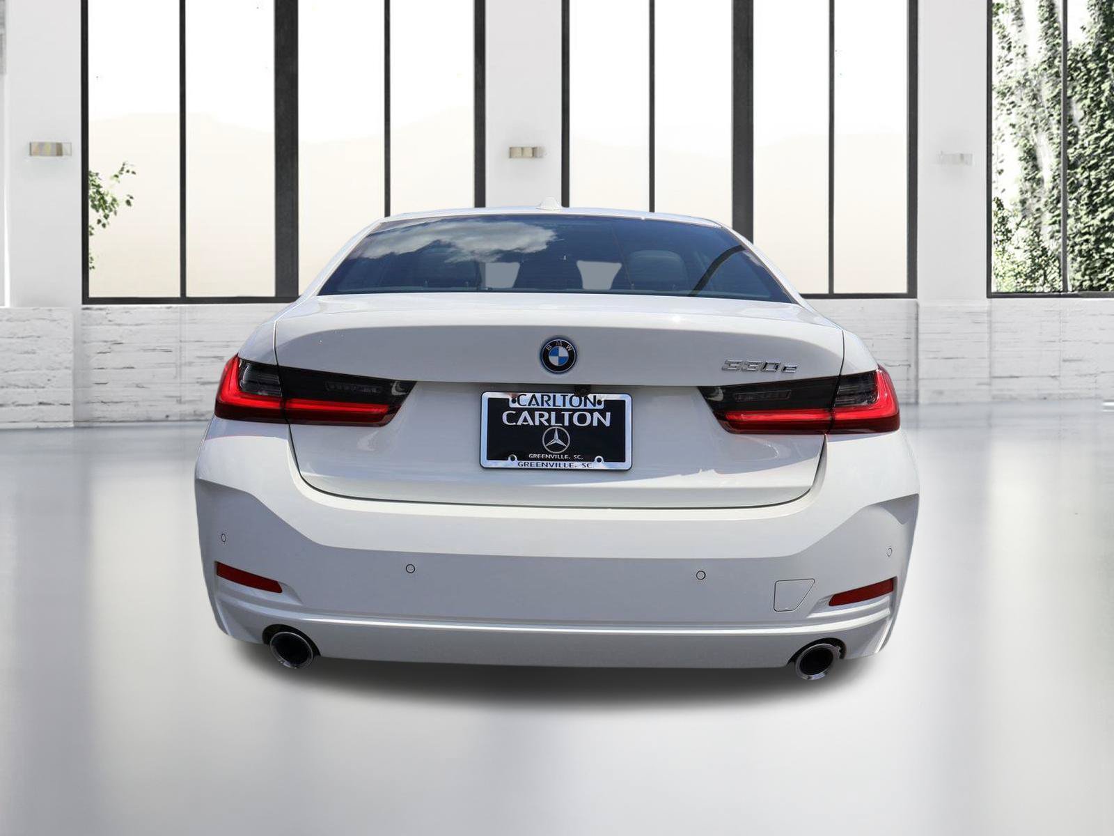 Used 2023 BMW 330e w/ Driving Assistance Package RWD image 4