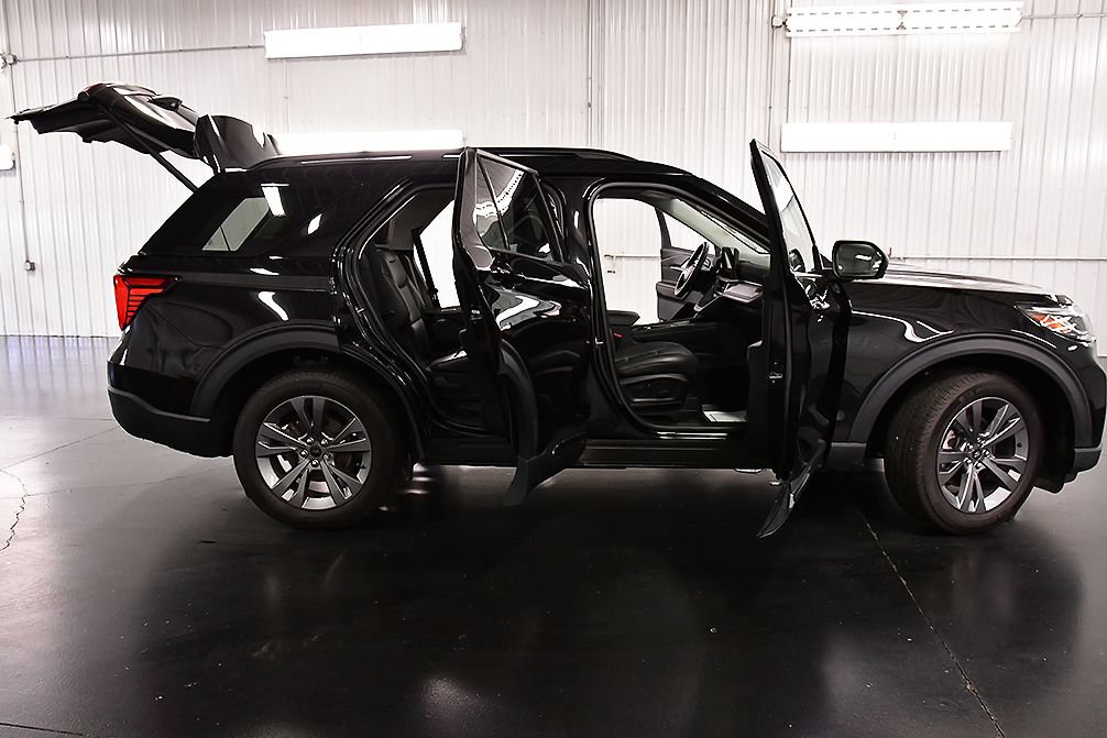 Used 2025 Ford Explorer Active w/ Active Comfort Package AWD/4WD image 31