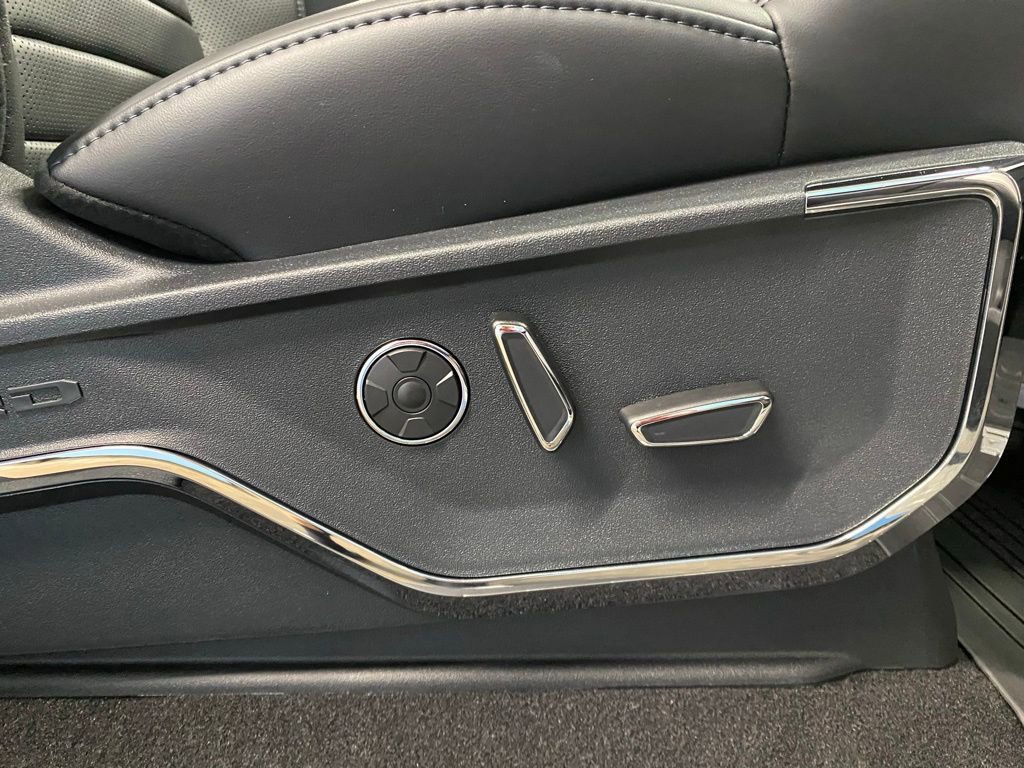 New 2025 Ford F150 Platinum w/ Equipment Group 702A High image 45