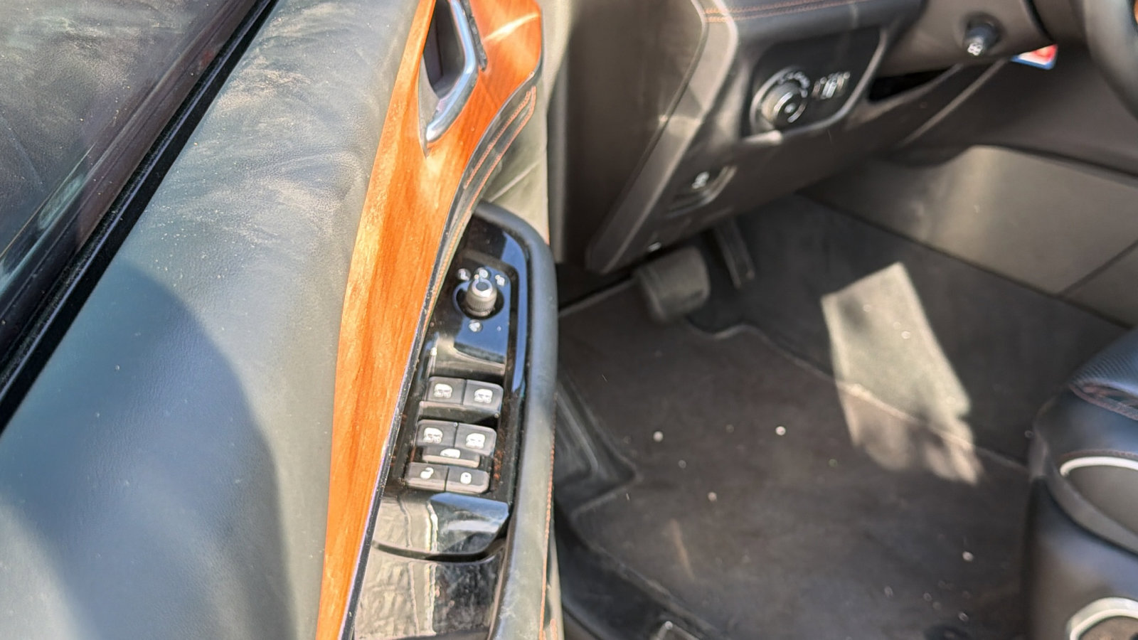 Used 2025 Jeep Grand Cherokee L Summit AWD/4WD image 15