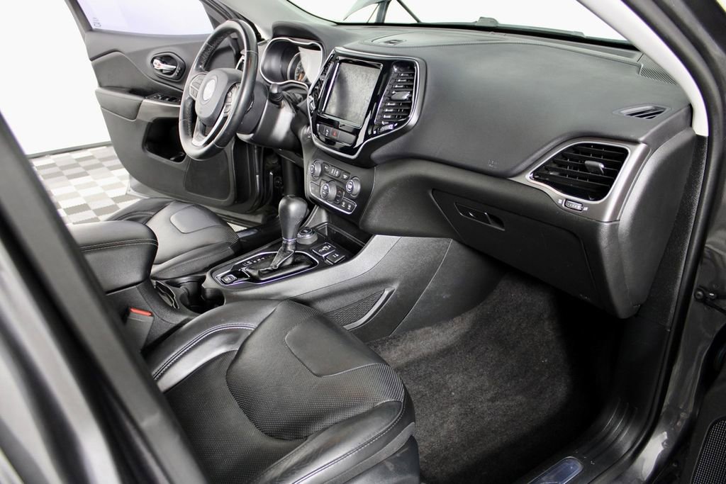 Used 2019 Jeep Cherokee Limited AWD/4WD image 35