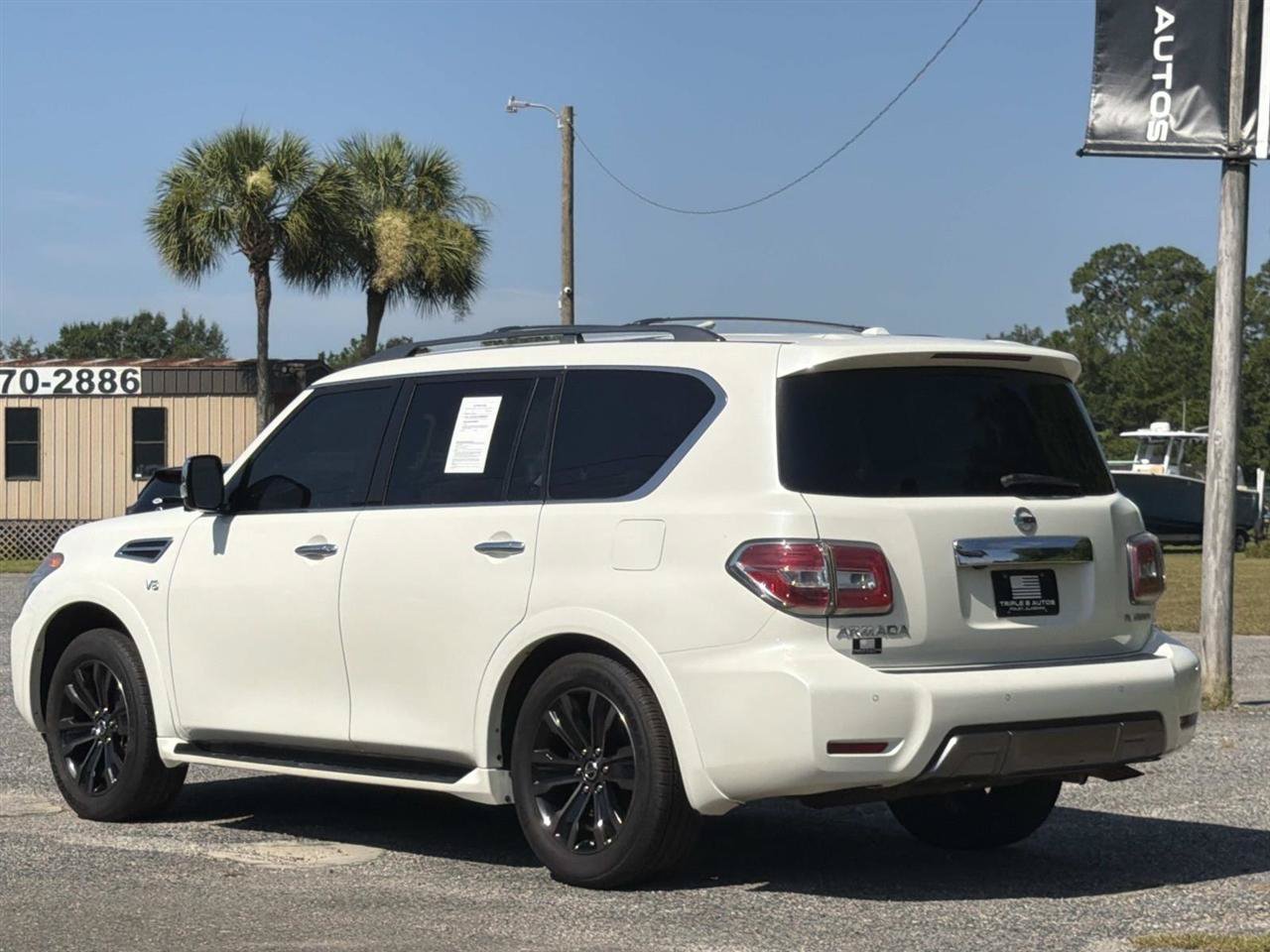 Used 2020 Nissan Armada Platinum w/ Captain's Chairs Package RWD image 4