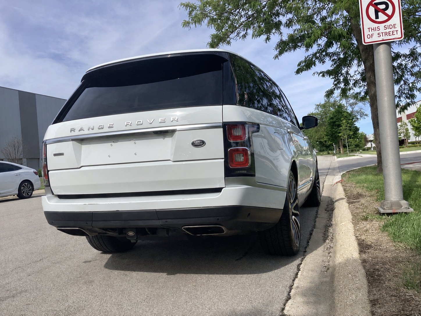 Used 2019 Land Rover Range Rover Long Wheelbase Autobiography AWD/4WD image 4