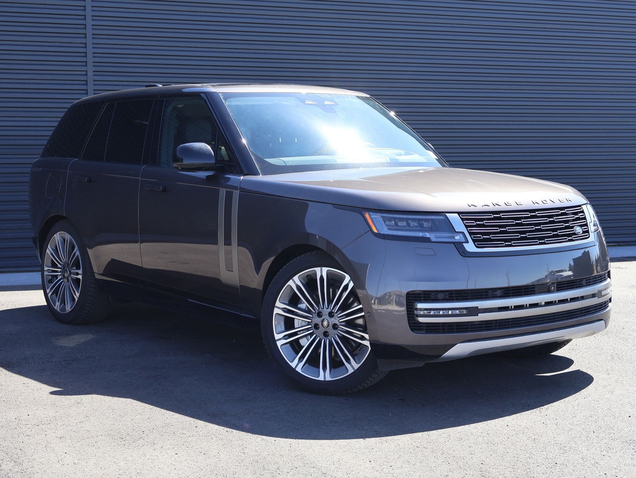 Used 2025 Land Rover Range Rover SE AWD/4WD image 10