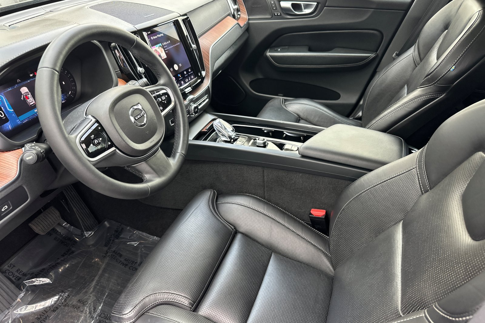 Certified 2023 Volvo XC60 B5 Ultimate AWD/4WD image 10