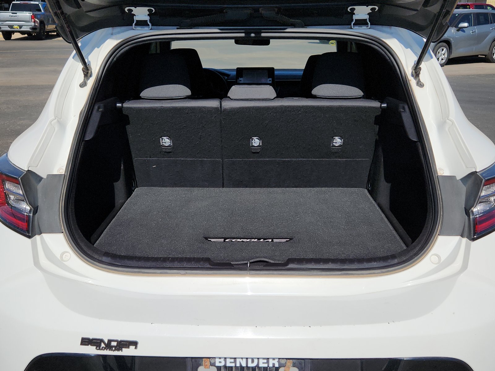 Used 2022 Toyota Corolla SE w/ Carpet Mat Package (TMS) image 7