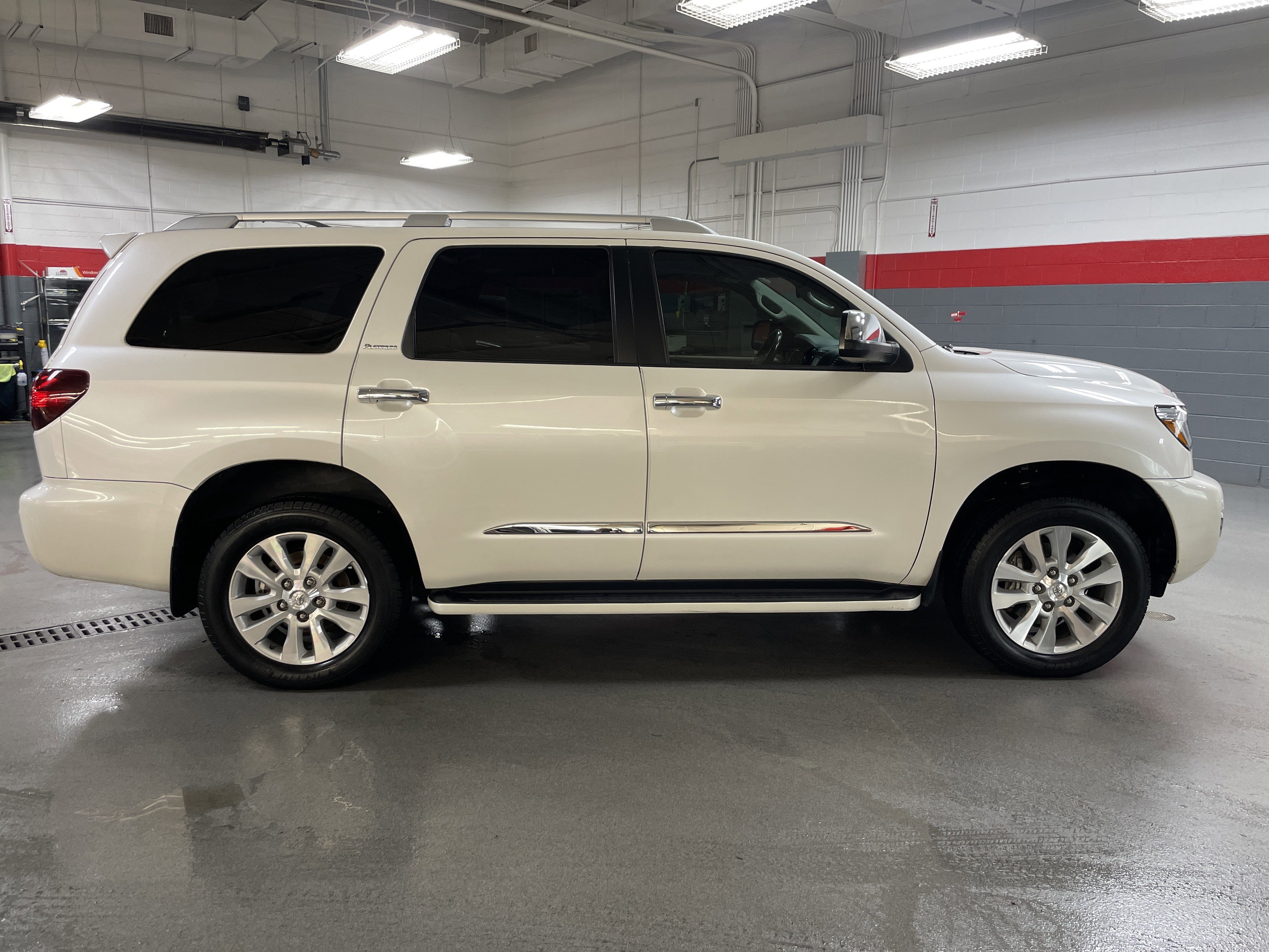 Certified 2019 Toyota Sequoia Platinum image 11