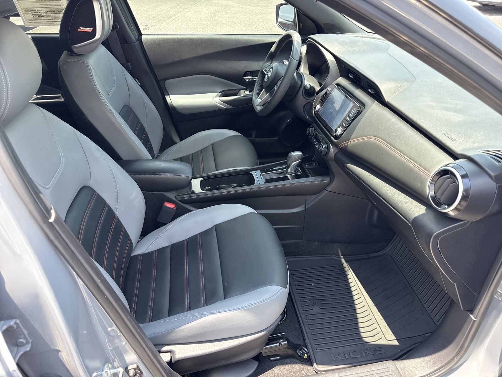Used 2023 Nissan Kicks SR w/ SR Premium Package FWD image 31