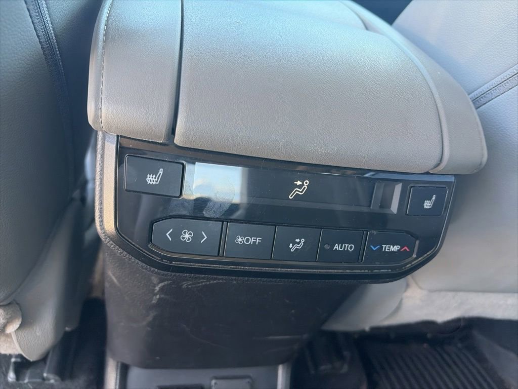 Used 2021 Toyota Highlander Platinum AWD/4WD image 30