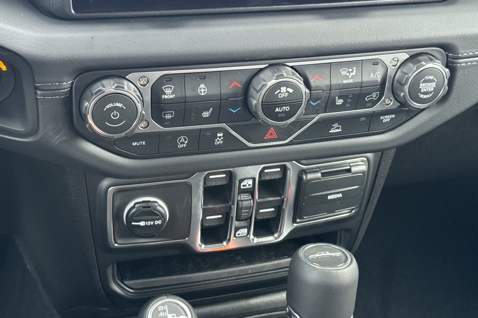 New 2025 Jeep Gladiator High Tide image 17