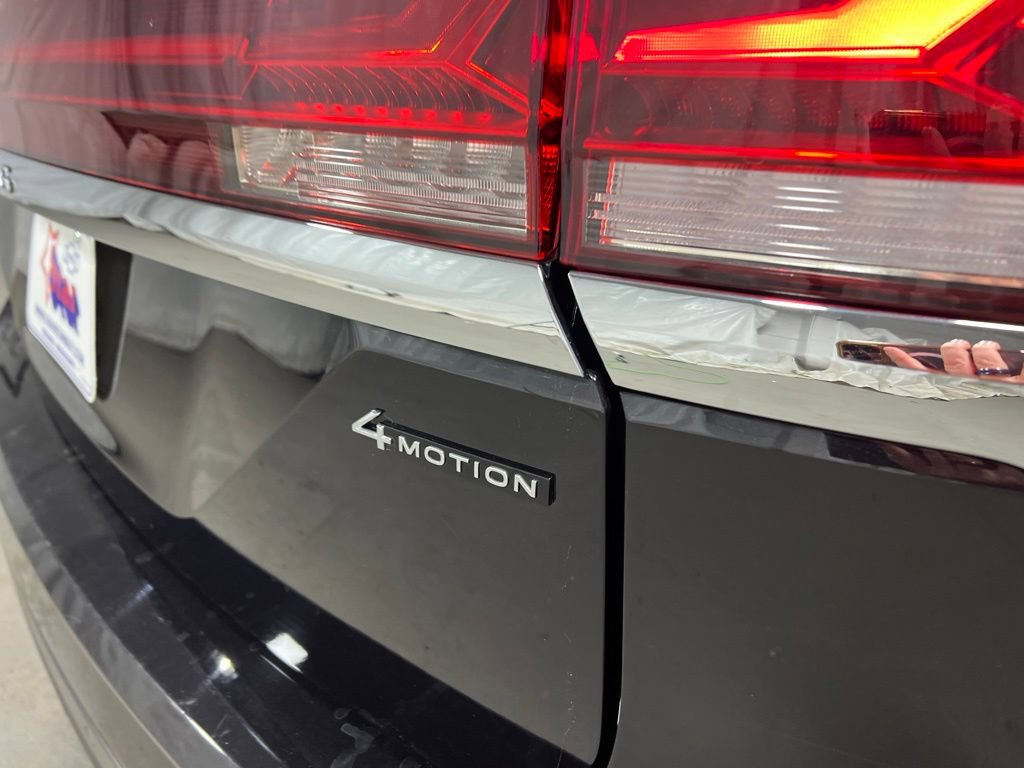 Used 2025 Volkswagen Atlas SE AWD/4WD image 15
