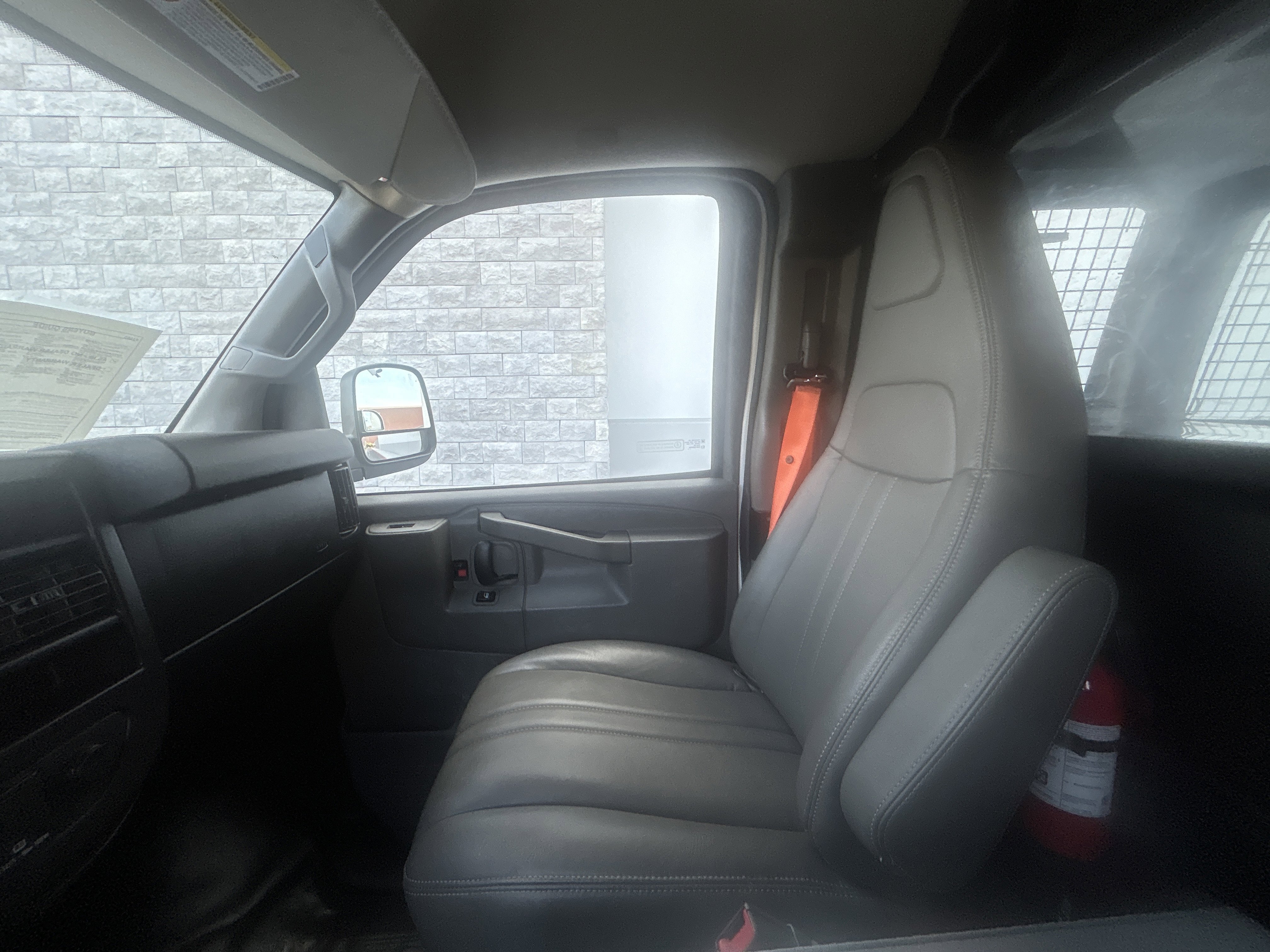 Used 2017 Chevrolet Express 2500 RWD image 32