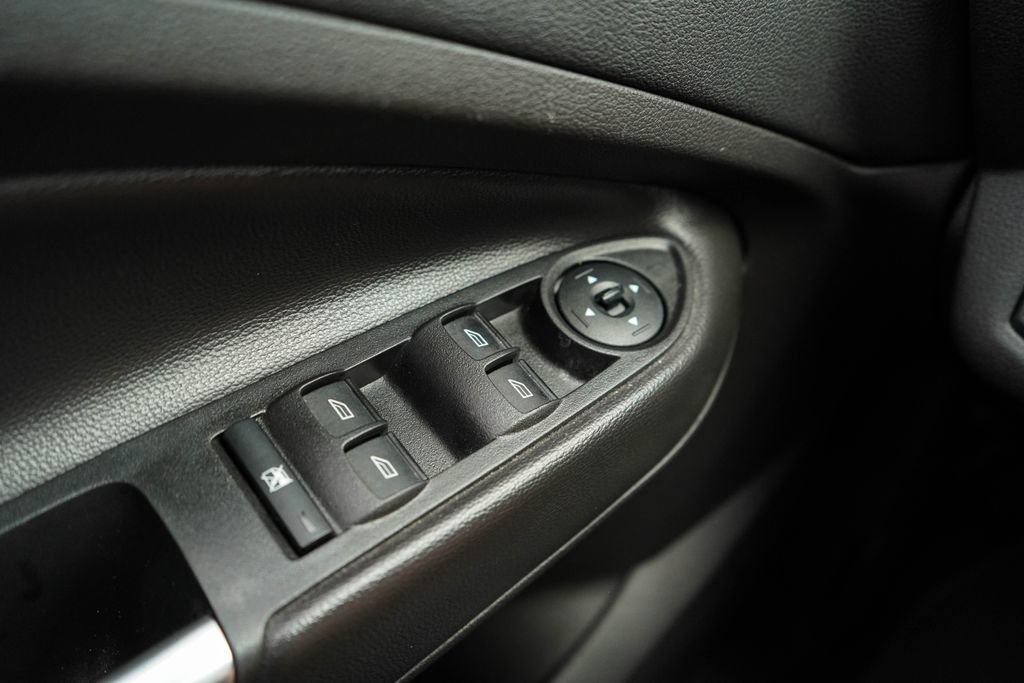 Used 2017 Ford Escape SE FWD image 27