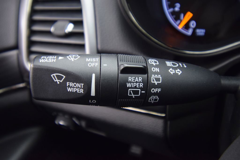 Used 2020 Jeep Grand Cherokee Limited X image 40