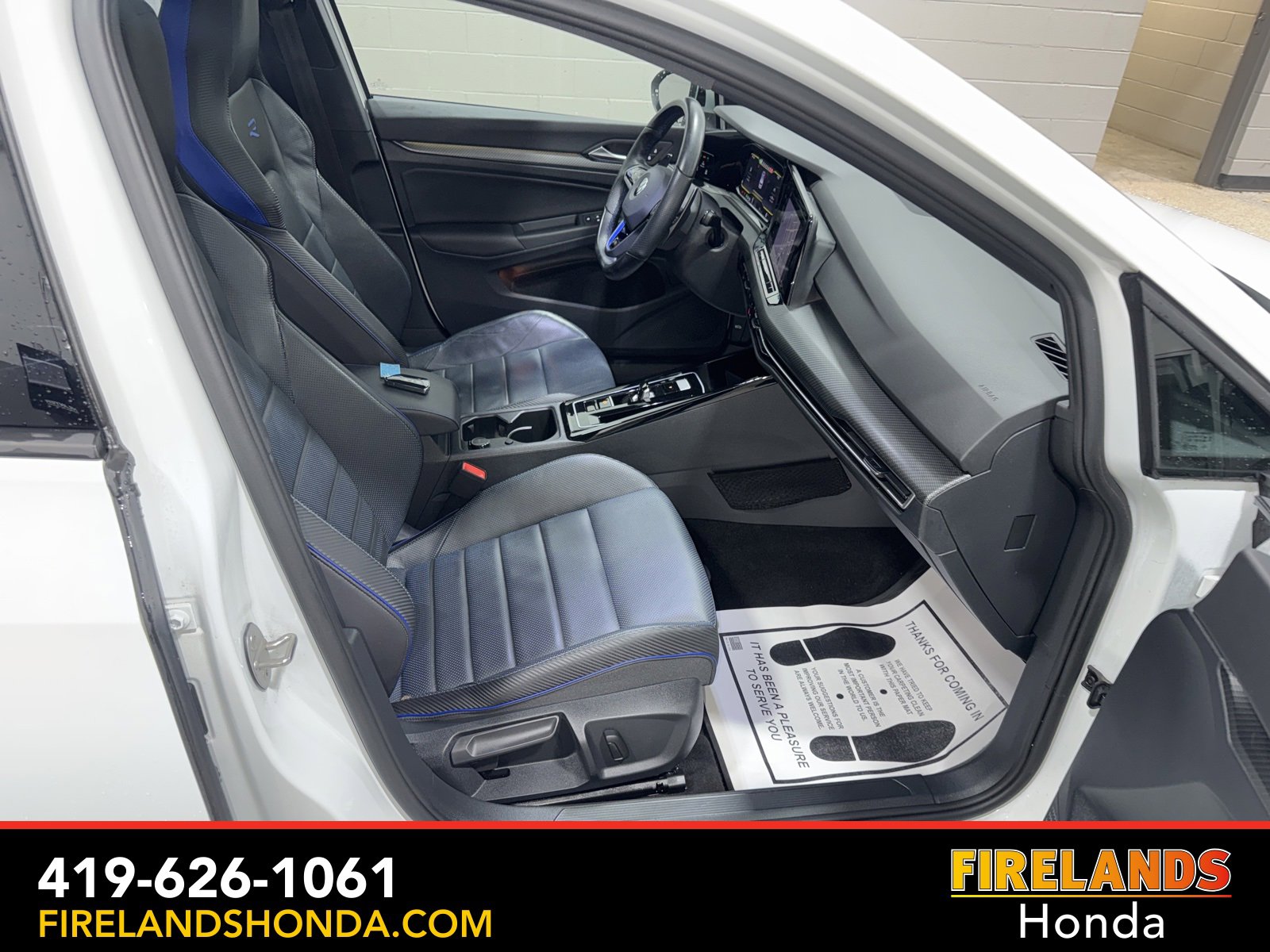 Used 2023 Volkswagen Golf R image 33