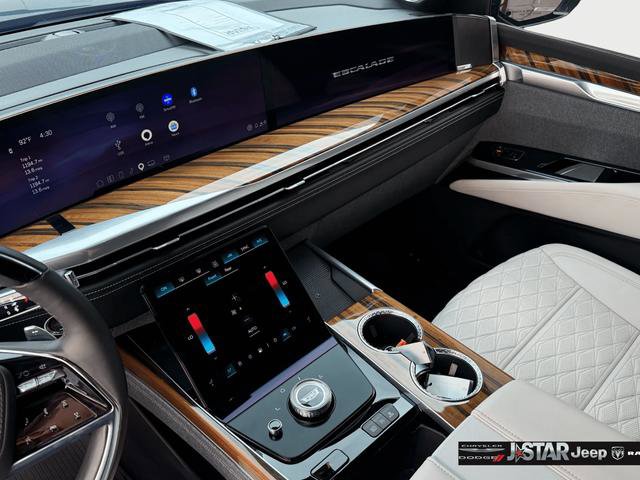 Used 2025 Cadillac Escalade Sport Platinum AWD/4WD image 17