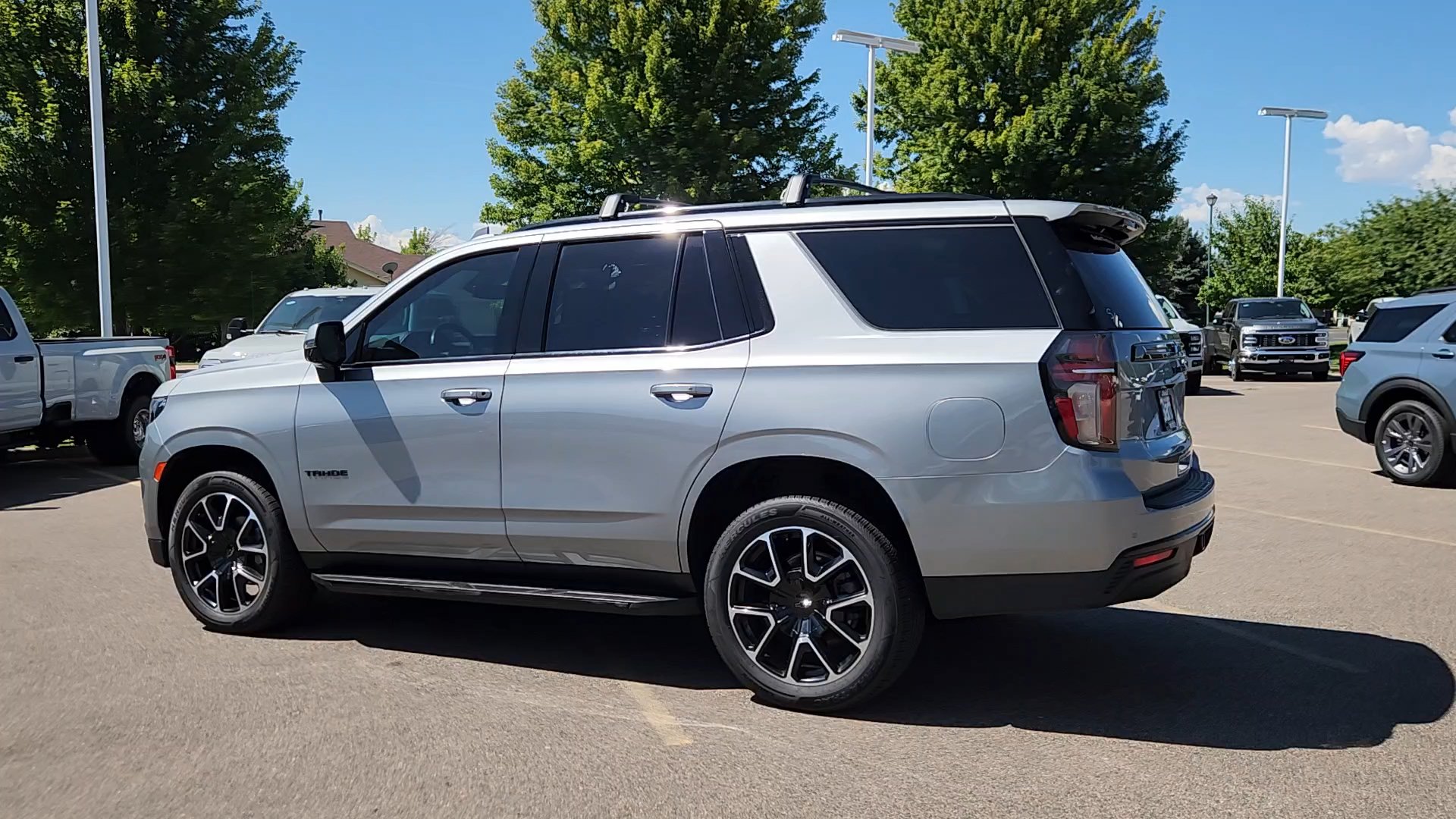 Used 2024 Chevrolet Tahoe RST w/ Luxury Package AWD/4WD image 19