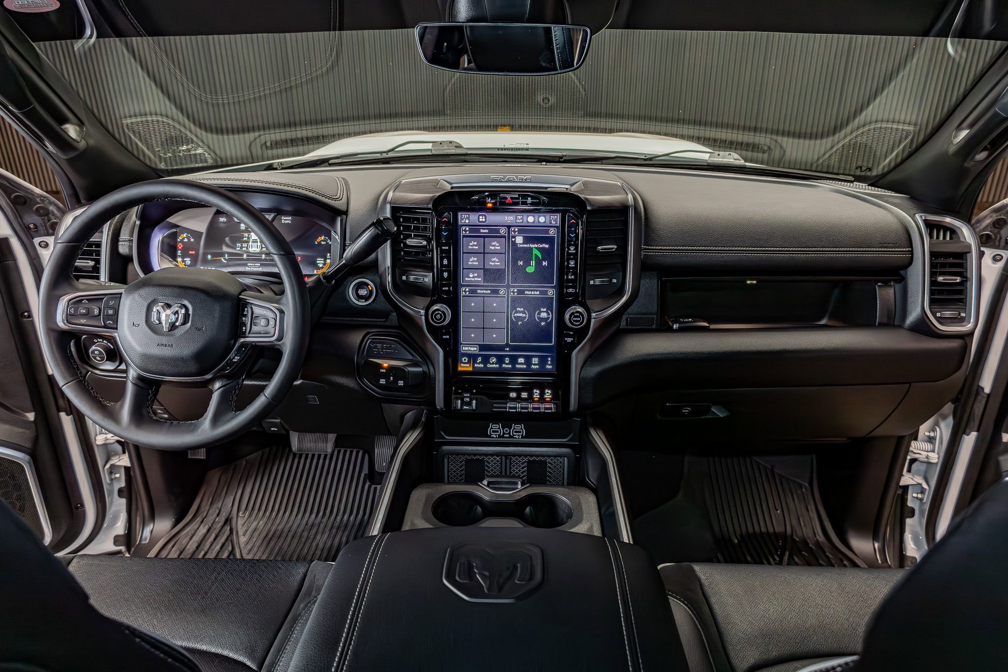 Used 2025 RAM 3500 Laramie w/ Night Edition AWD/4WD image 16
