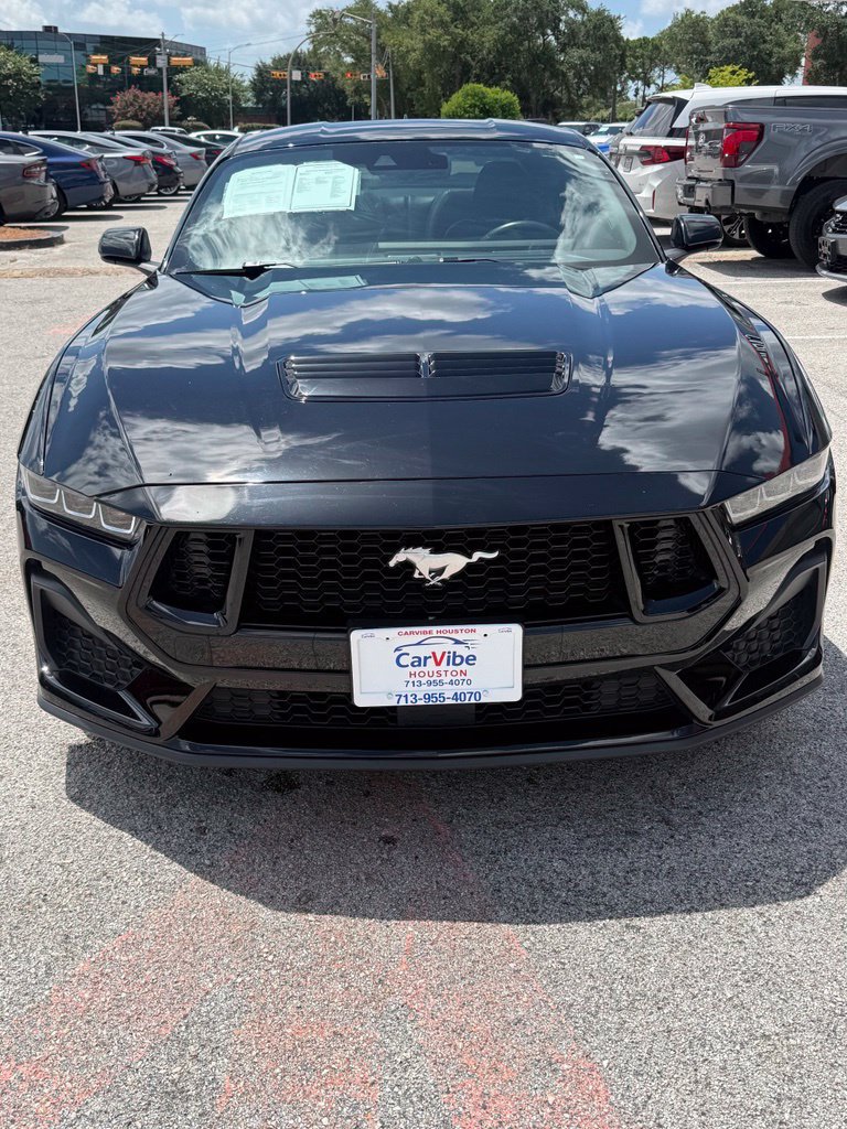Used 2025 Ford Mustang GT Premium RWD image 2