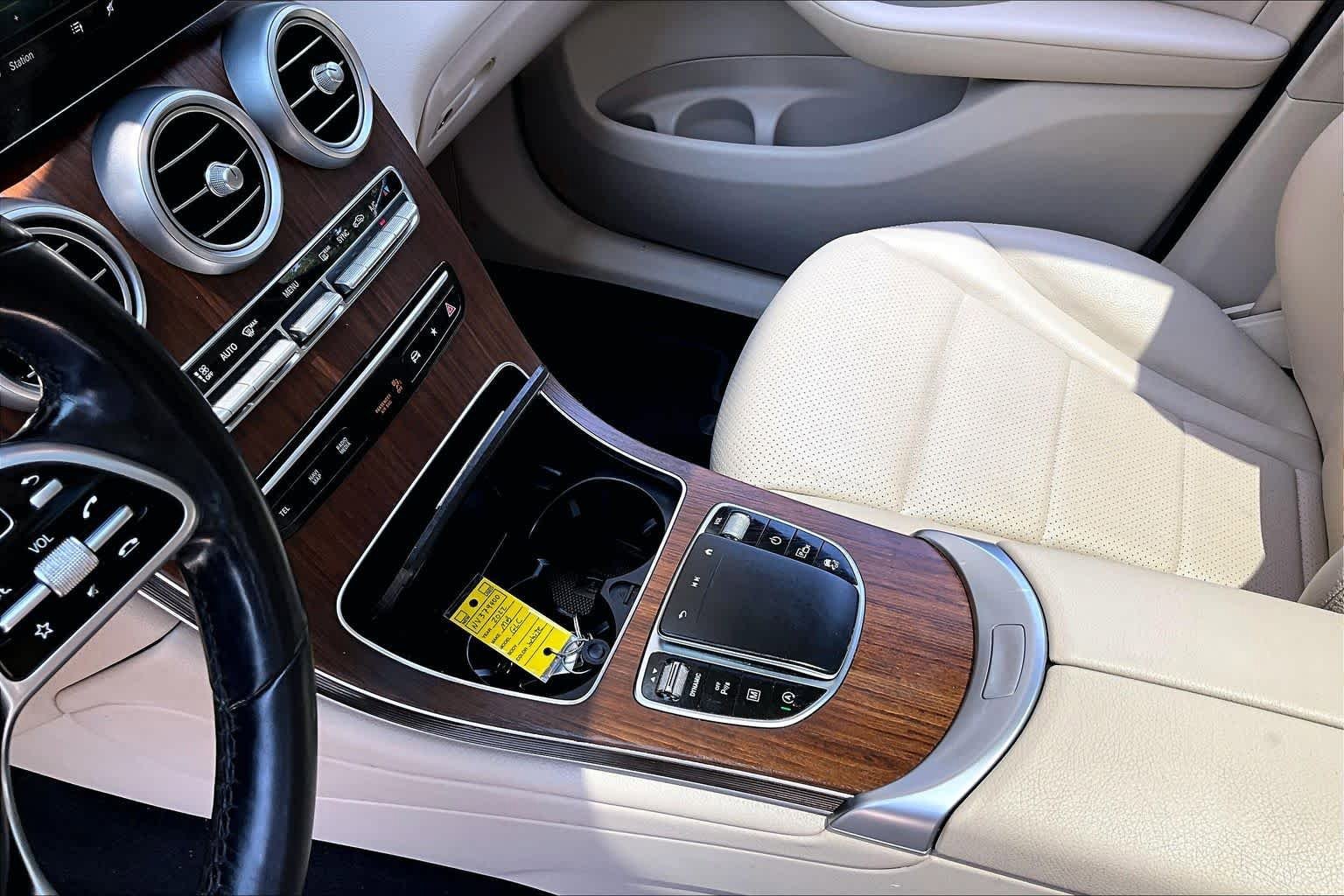 Certified 2022 Mercedes-Benz GLC 300 4MATIC w/ Driver Assistance Package image 17