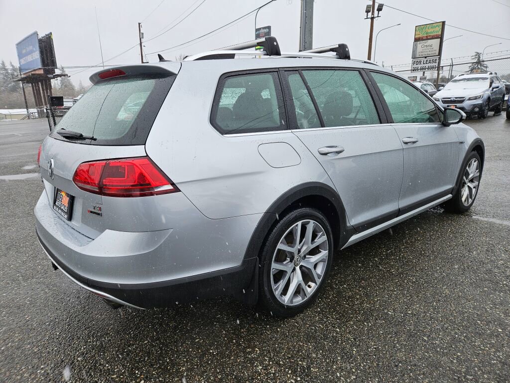 Used 2017 Volkswagen Golf Alltrack SE image 12