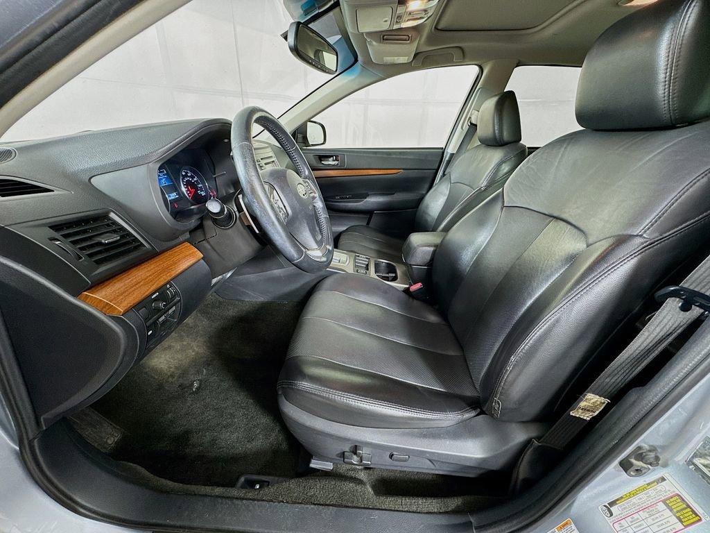 Used 2014 Subaru Outback 3.6R Limited w/ Moonroof Package image 24