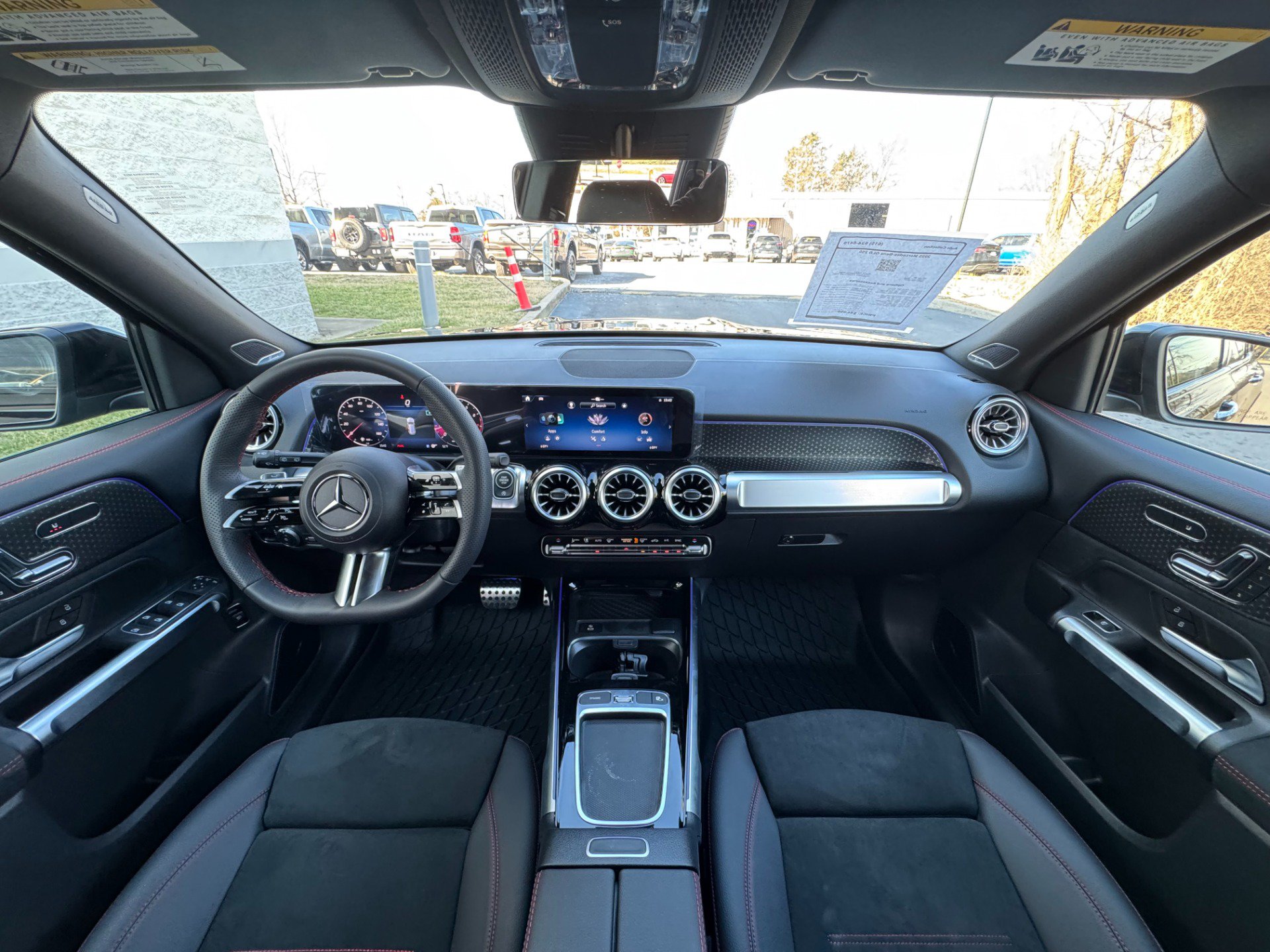 Used 2025 Mercedes-Benz GLB 250 w/ AMG Night Package image 52