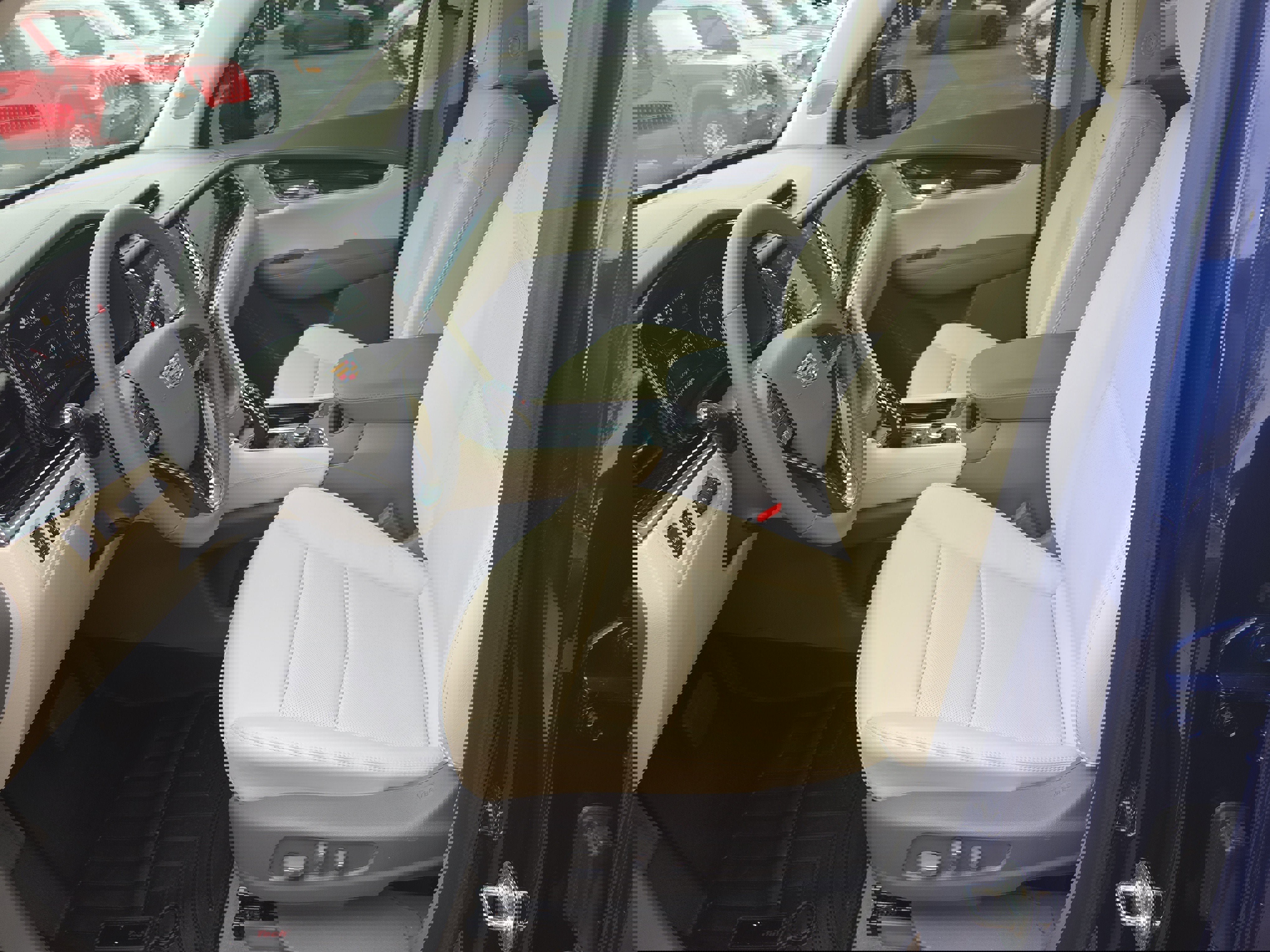 Used 2025 Cadillac XT6 Premium Luxury w/ Technology Package image 10